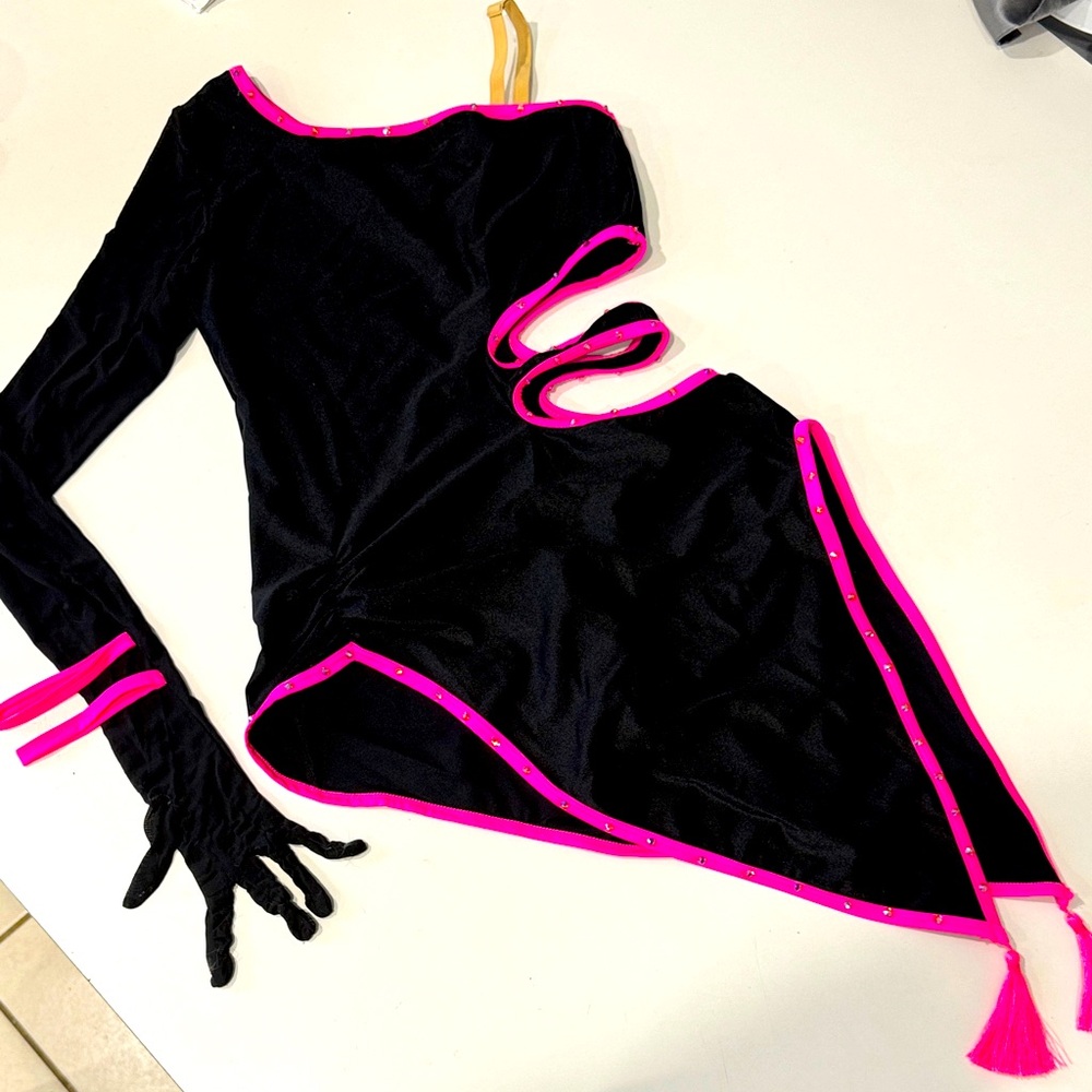 DANCE COMPETITION COSTUME, Adult Medium, in perfect condition, worn once